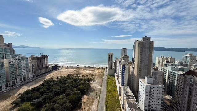 Apartamento 4 suítes em Meia Praia — Meia Praia, Itapema