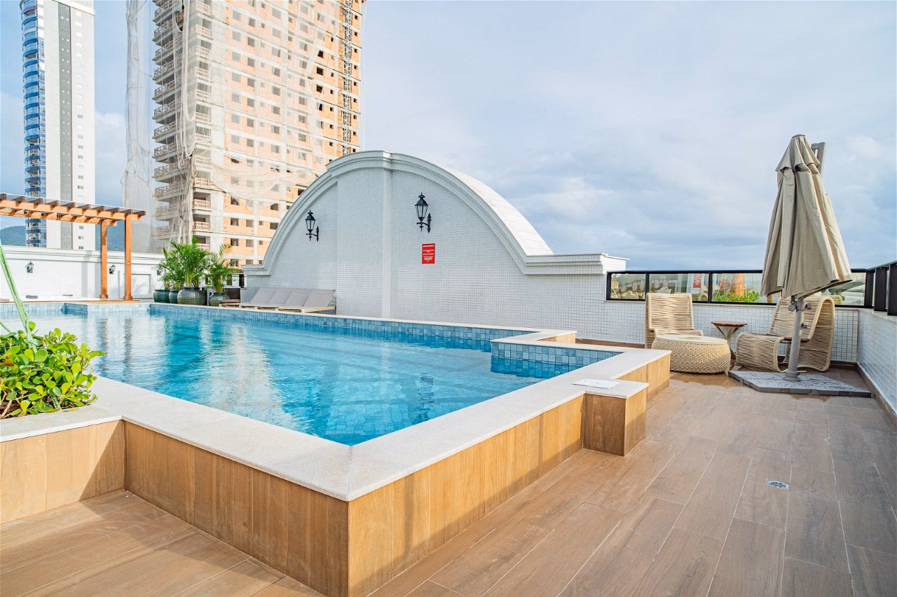 Apartamento 4 suítes em Meia Praia — Meia Praia, Itapema