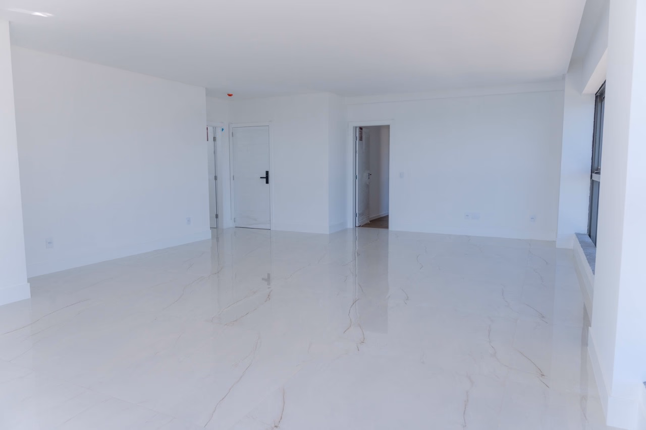 Apartamento 4 suítes em Meia Praia — Meia Praia, Itapema