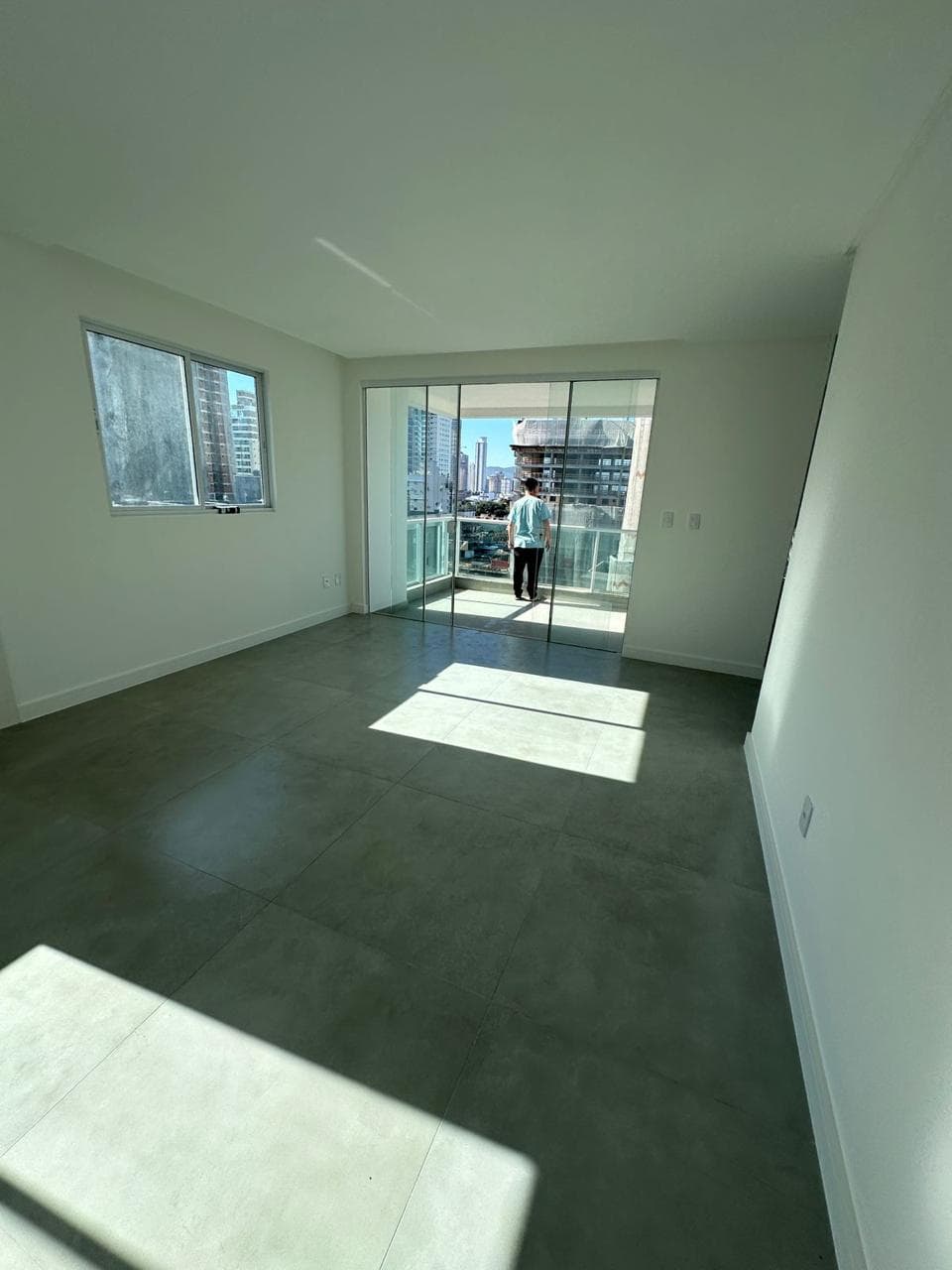 Apartamento 2 suítes em Meia Praia — Meia Praia, Itapema