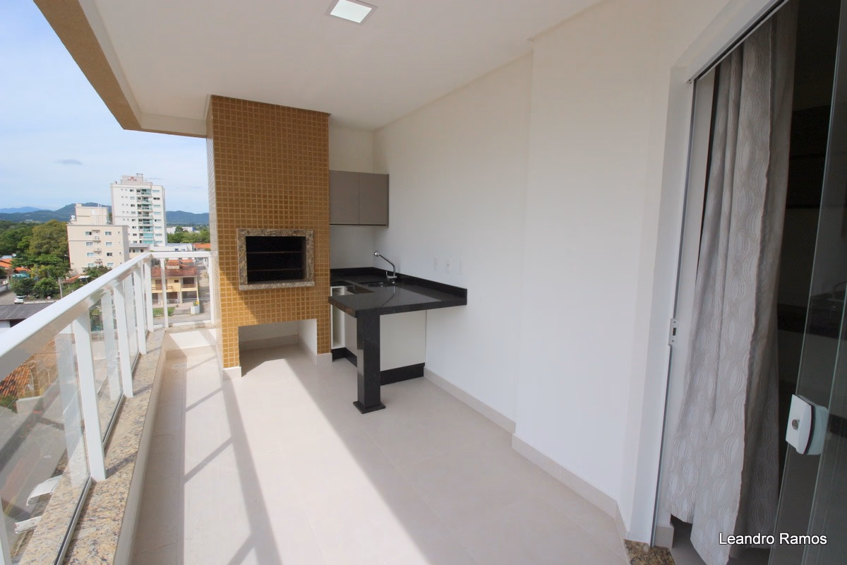 Apartamento 3 suítes em Meia Praia — Meia Praia, Itapema