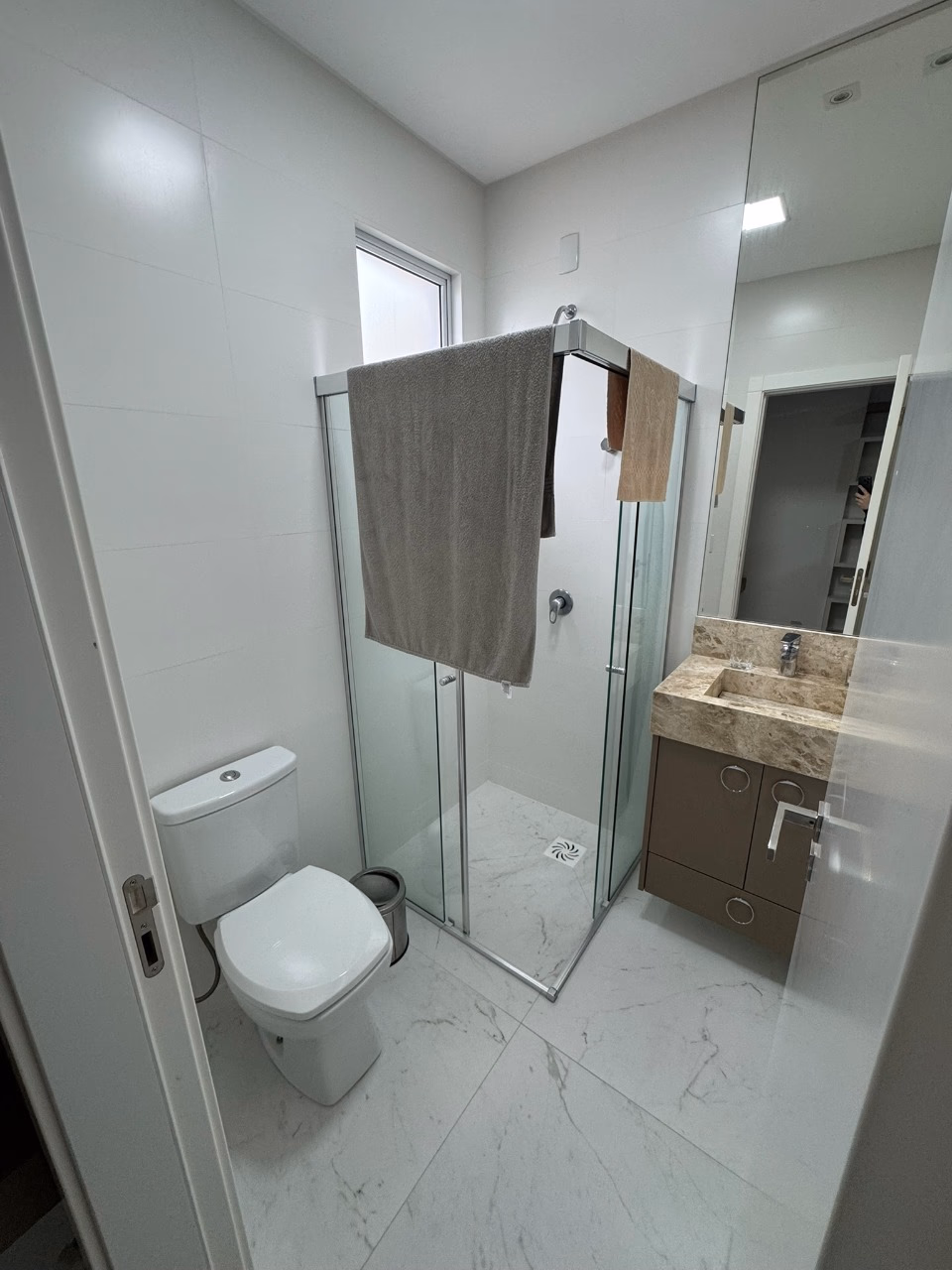 Apartamento 4 suítes em Meia Praia — Meia Praia, Itapema