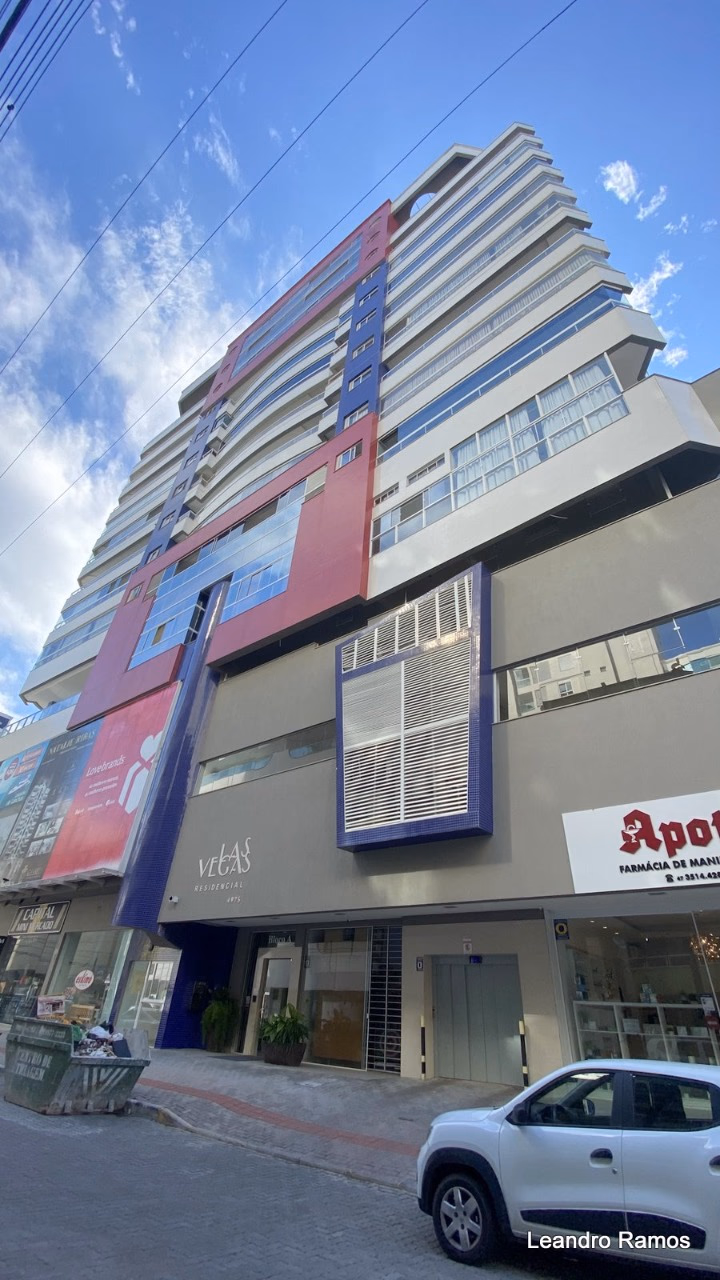Sala comercial em Meia Praia — Meia Praia