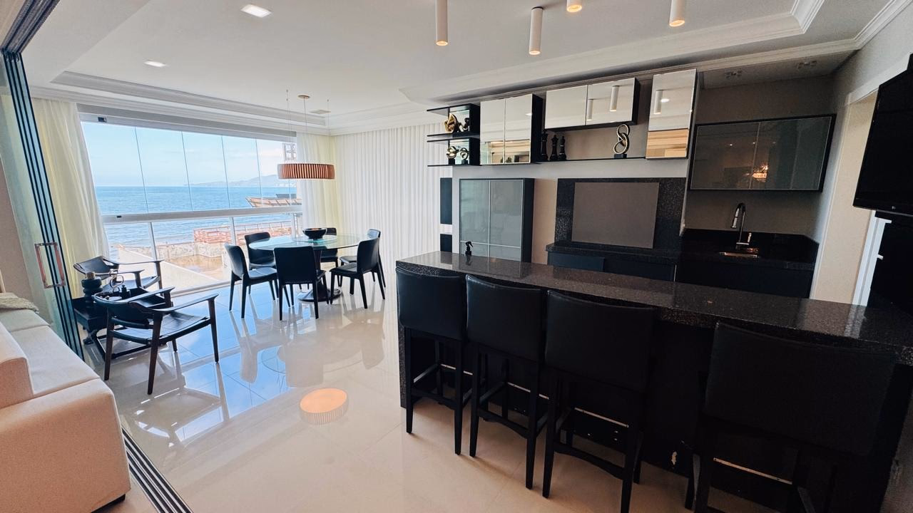 Apartamento 4 suítes em Meia Praia — Meia Praia, Itapema