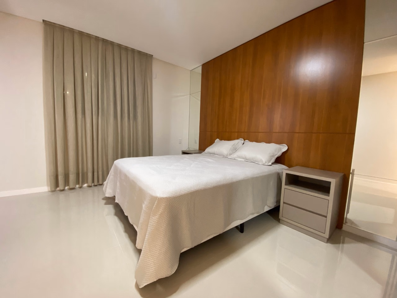 Apartamento 3 suítes em Meia Praia — Meia Praia, Itapema