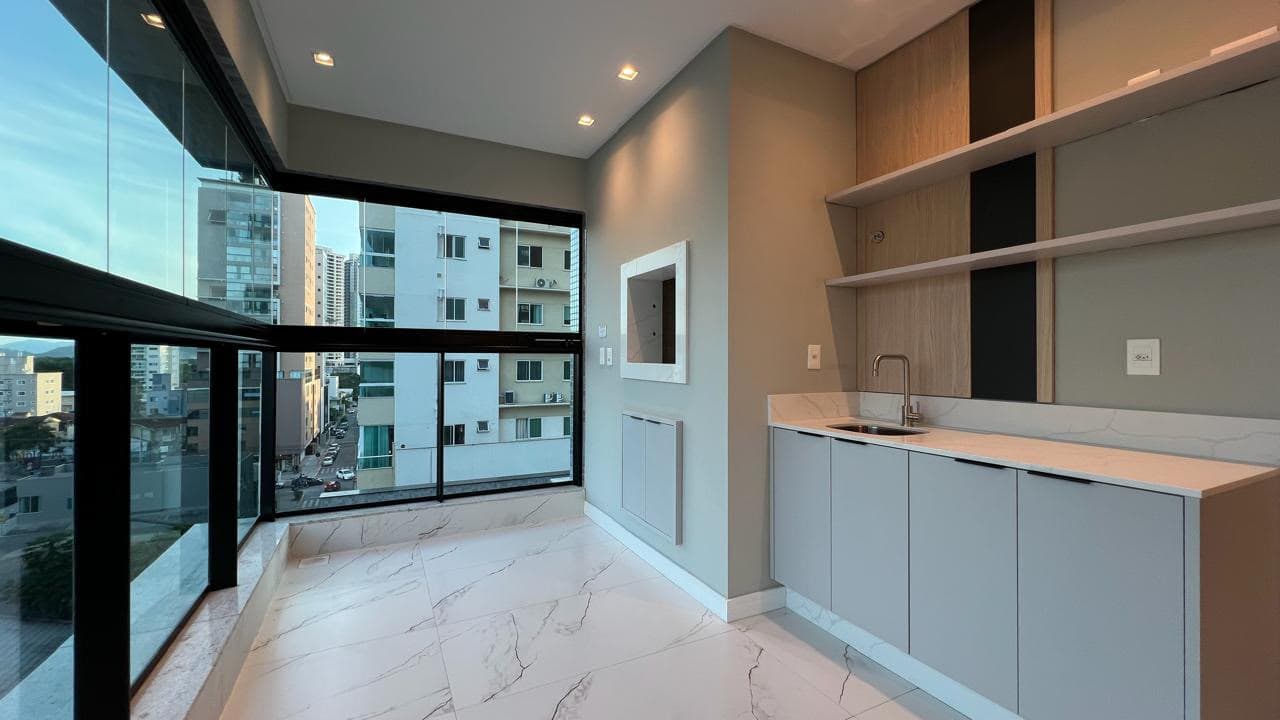 Apartamento 3 suítes em Meia Praia — Meia Praia, Itapema