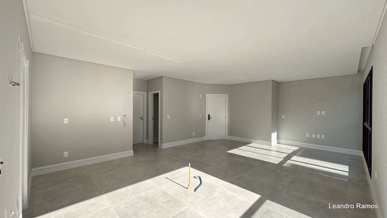 Apartamento 2 suítes em Meia Praia — Meia Praia, Itapema