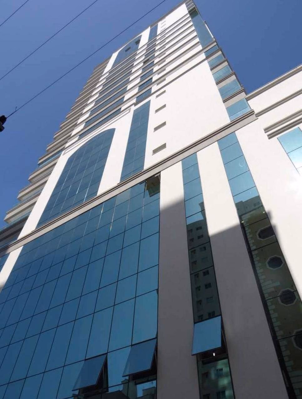 Park Lane — Meia Praia
