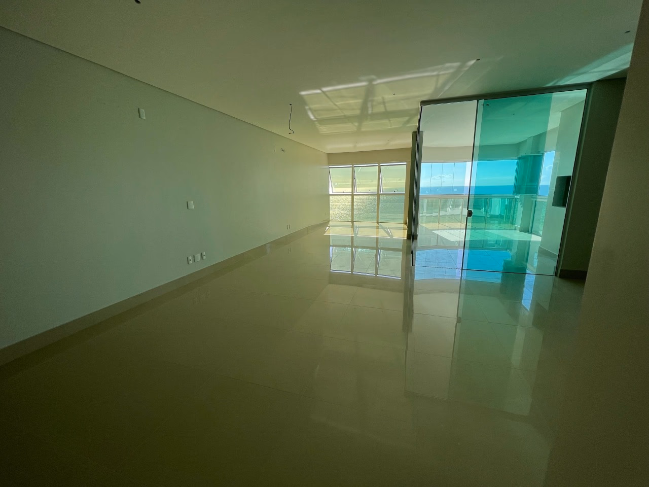 Apartamento 4 suítes em Meia Praia — Meia Praia, Itapema
