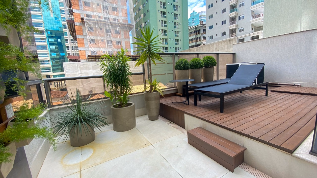 Apartamento a venda na quadra mar a venda em Meia Praia (45)