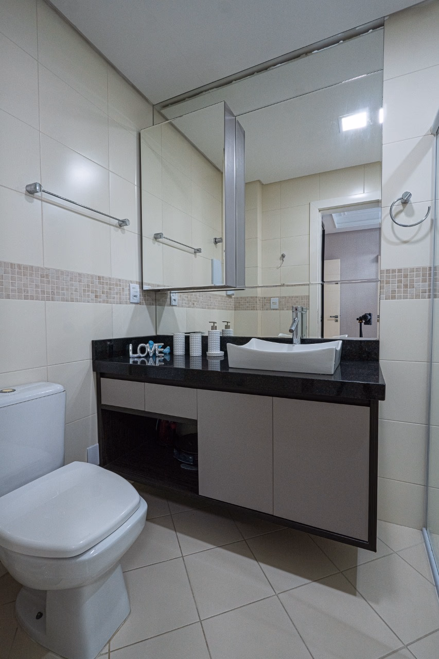 Apartamento 4 suítes em Meia Praia — Meia Praia, Itapema