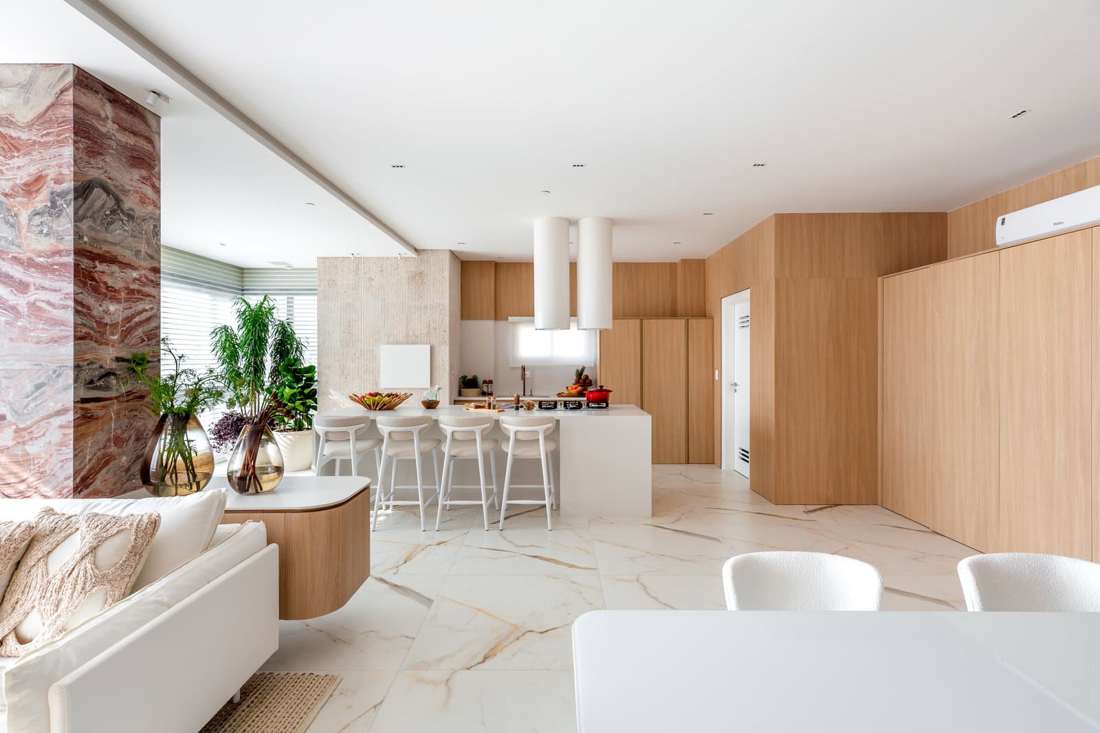 Apartamento 4 suítes em Meia Praia — Meia Praia, Itapema