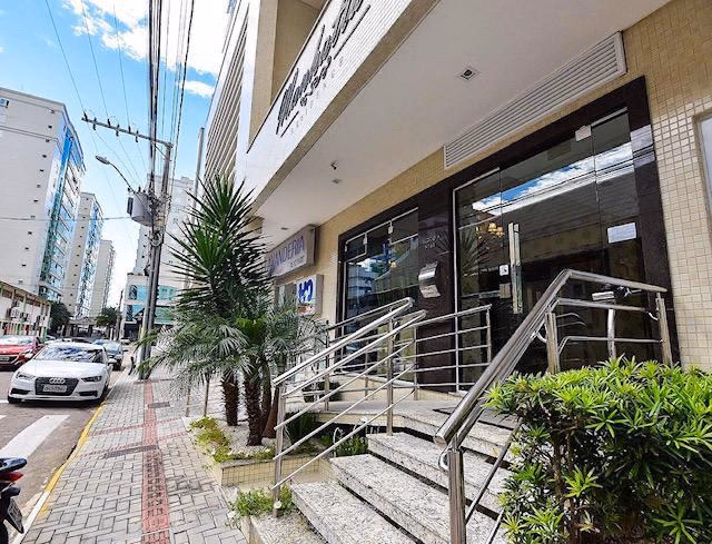 Apartamento a venda em Meia Praia, Itapema