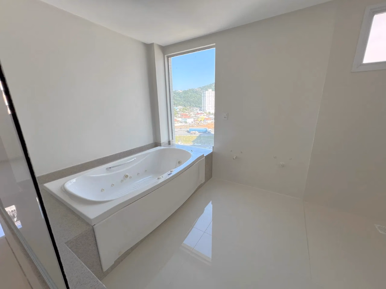 Apartamento 4 suítes em Centro — Centro, Itapema