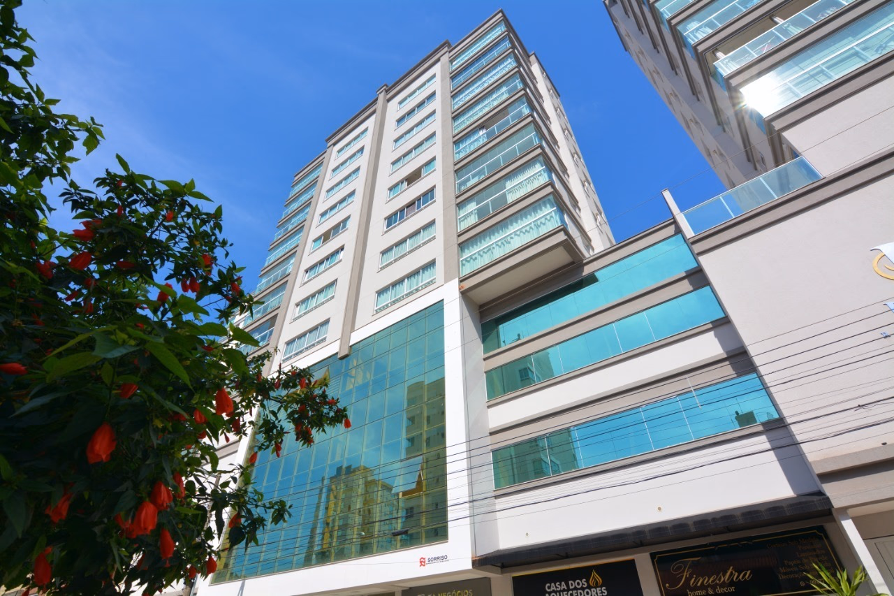 Jacarandá Residence — Meia Praia