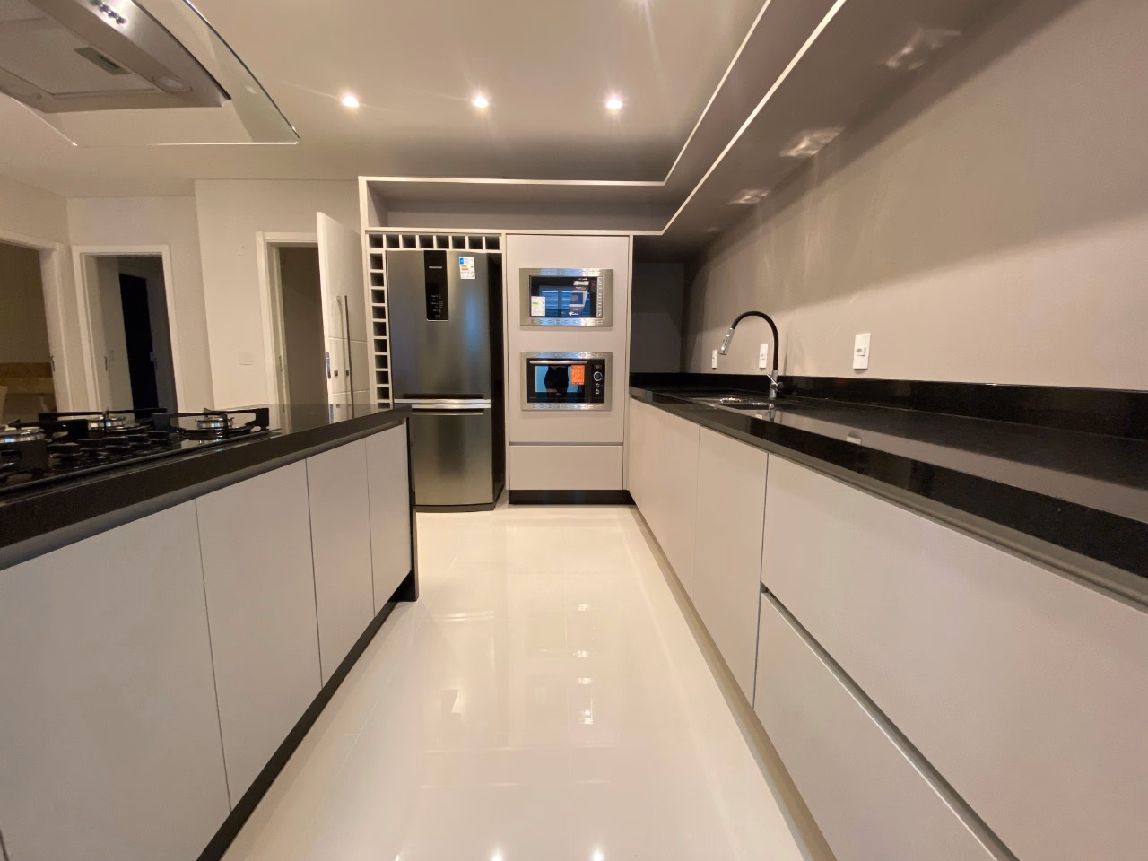 Apartamento 3 suítes em Meia Praia — Meia Praia, Itapema