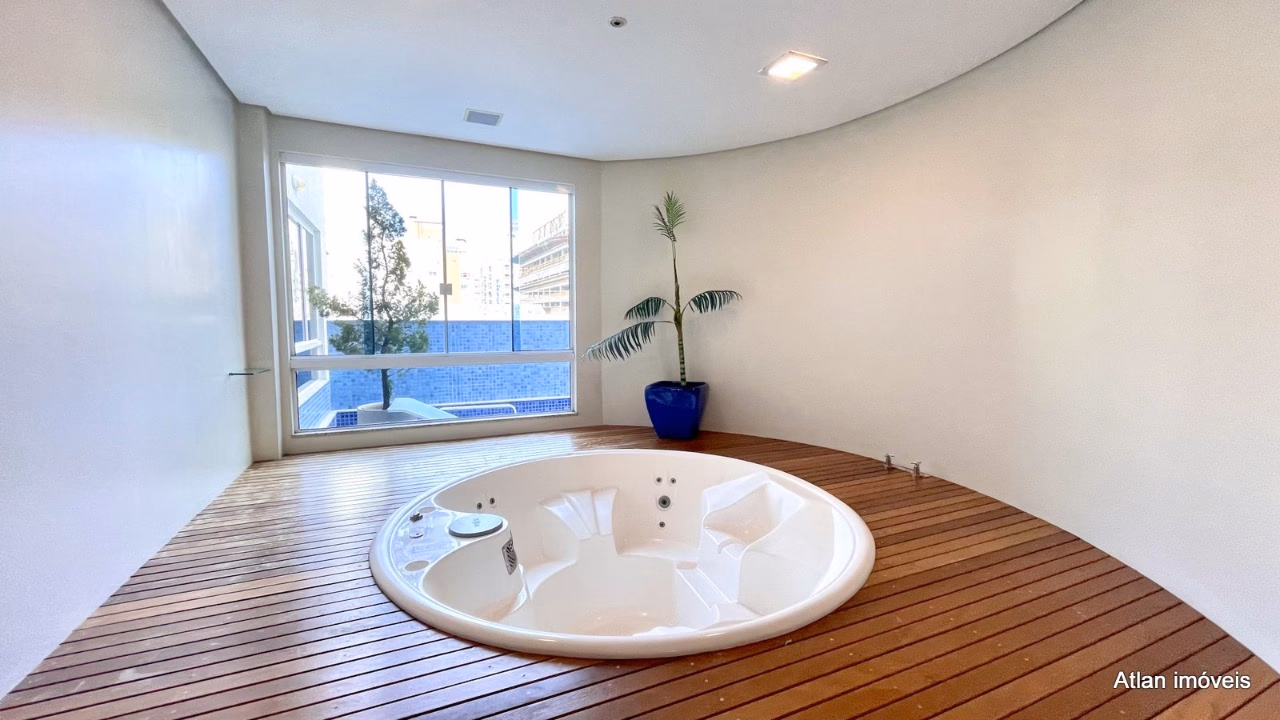 Apartamento quadra mar a venda em Meia Praia, Itapema-SC (11)