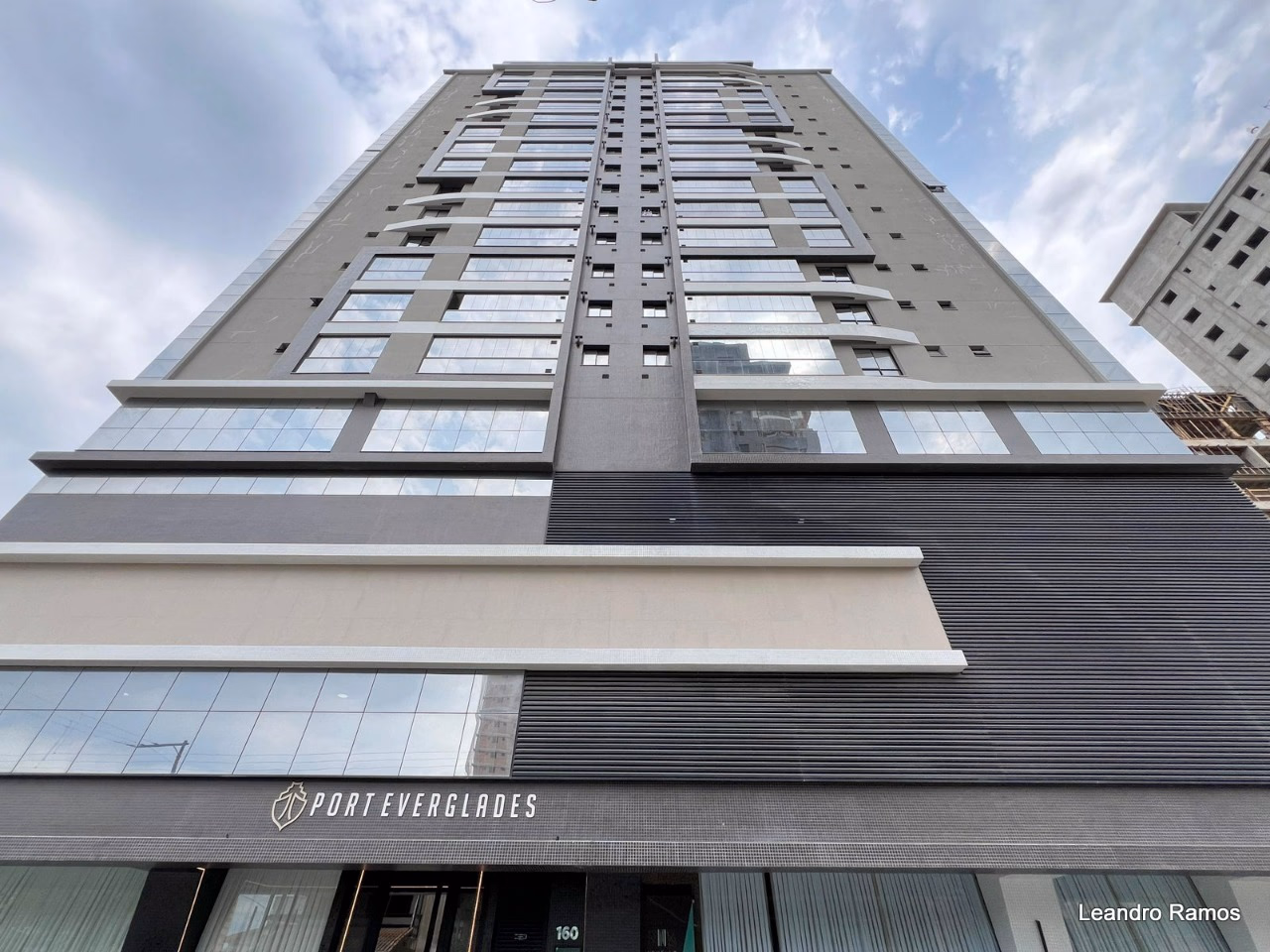 Port Everglades Residencial — Balneário Perequê
