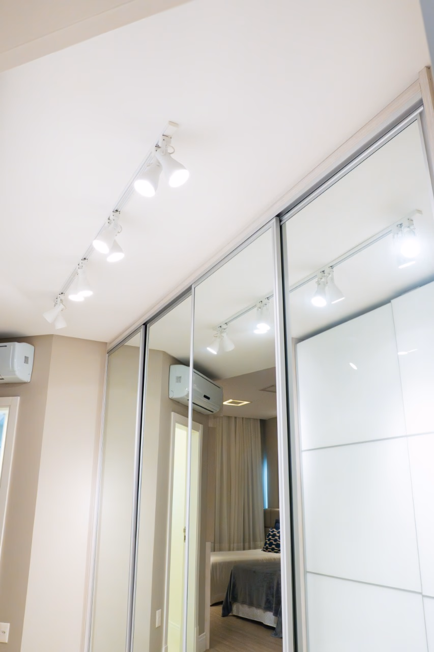 Apartamento 4 suítes em Meia Praia — Meia Praia, Itapema