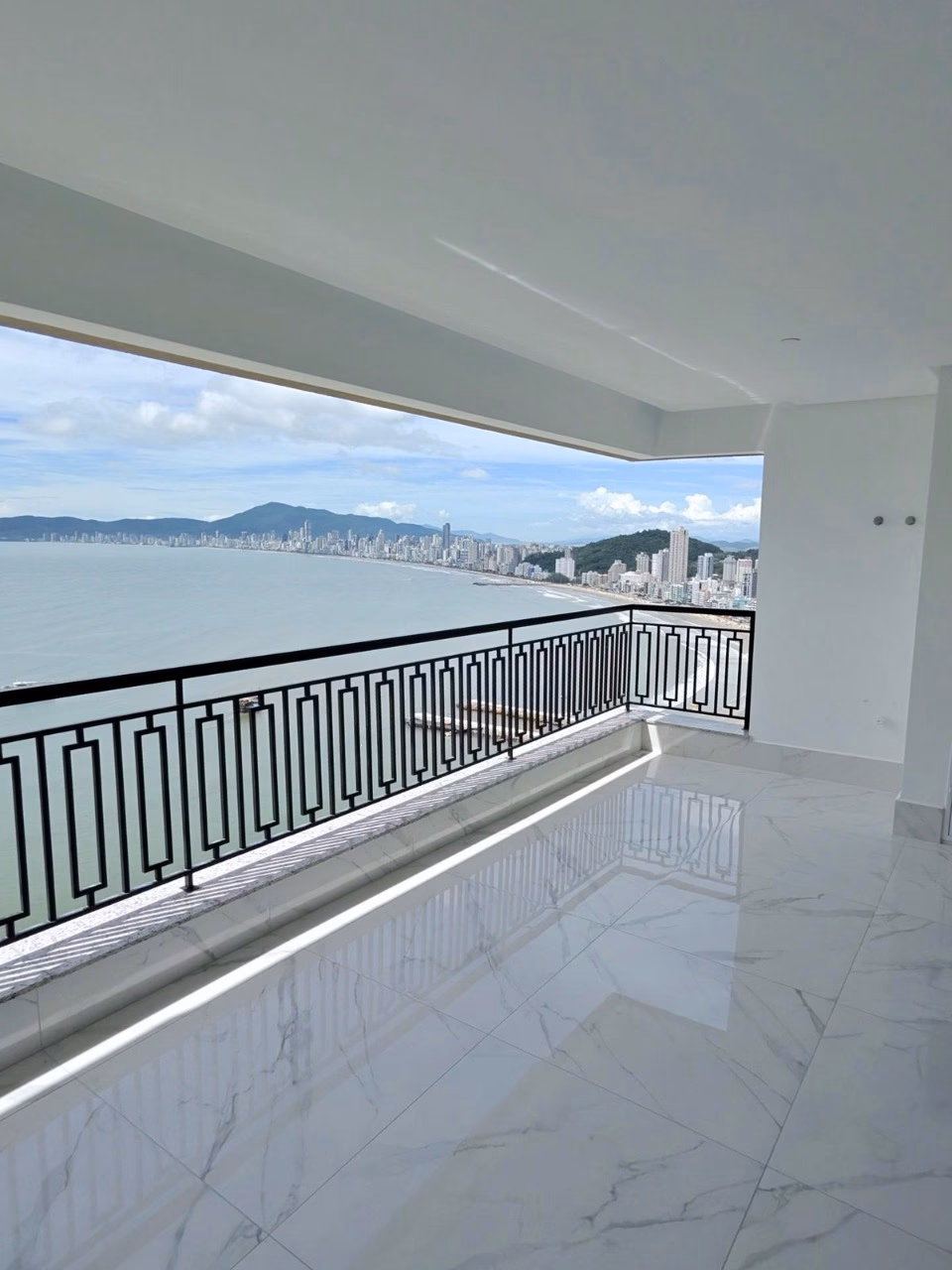 Apartamento 3 suítes em Canto da Praia — Canto da Praia, Itapema