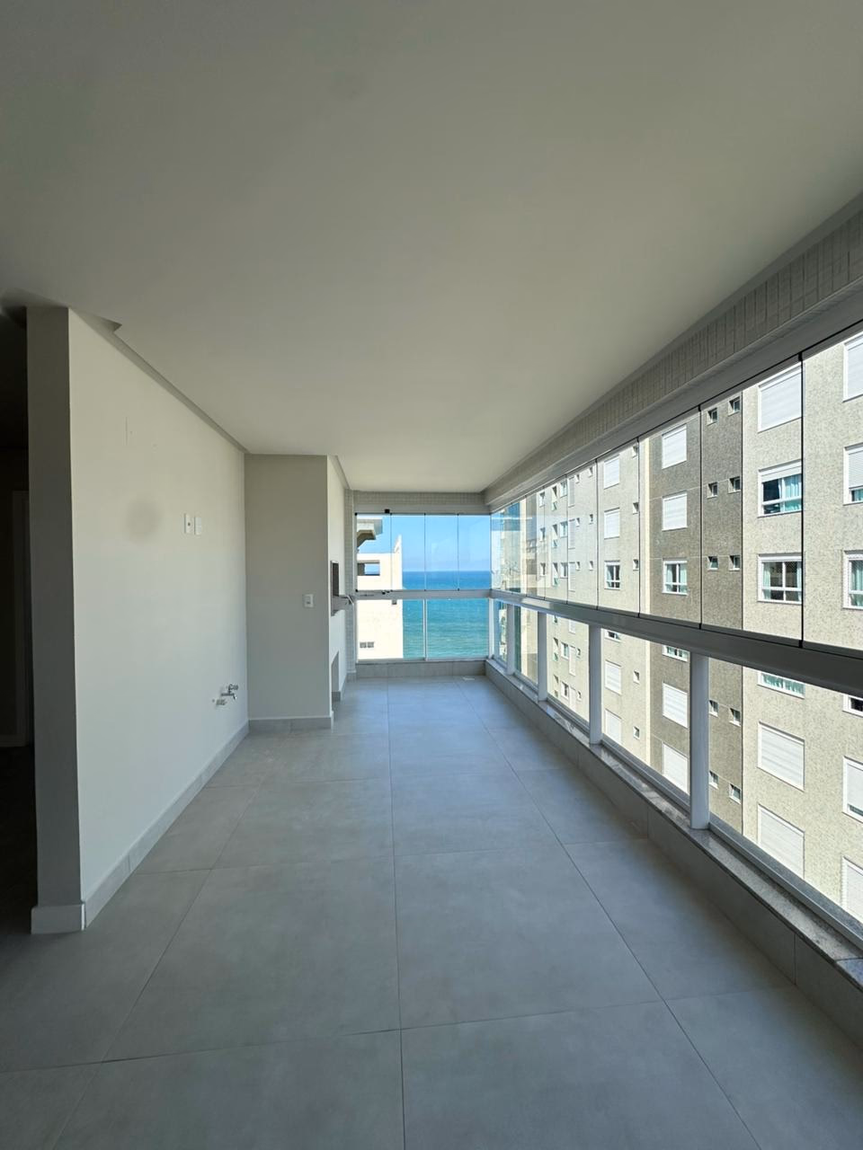 Apartamento 4 suítes em Meia Praia — Meia Praia, Itapema