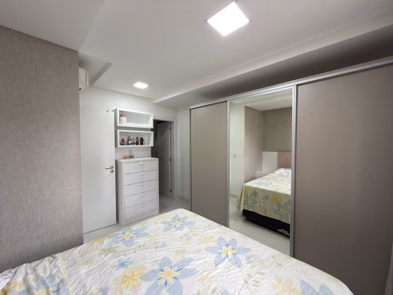 Apartamento 3 suítes em Meia Praia — Meia Praia, Itapema