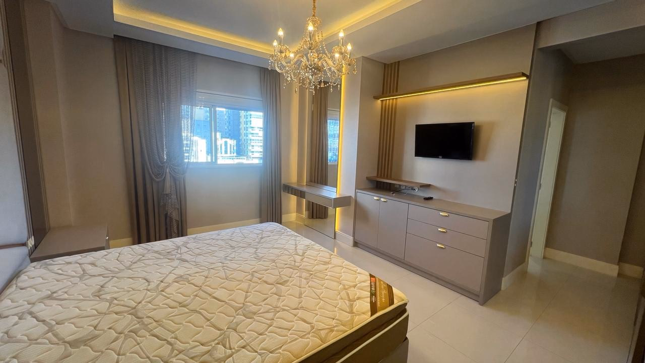 Apartamento 4 suítes em Meia Praia — Meia Praia, Itapema