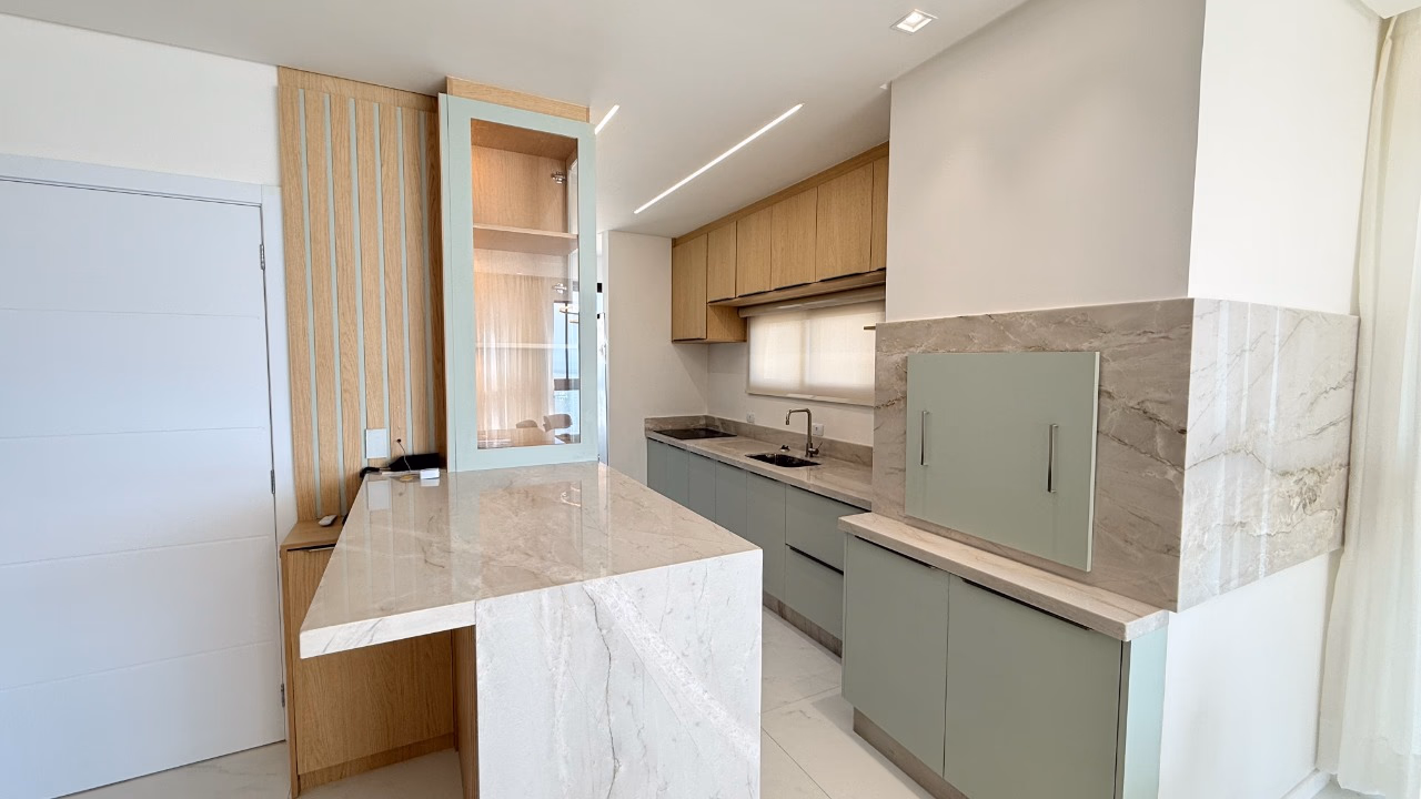 Apartamento 2 suítes em Meia Praia — Meia Praia, Itapema