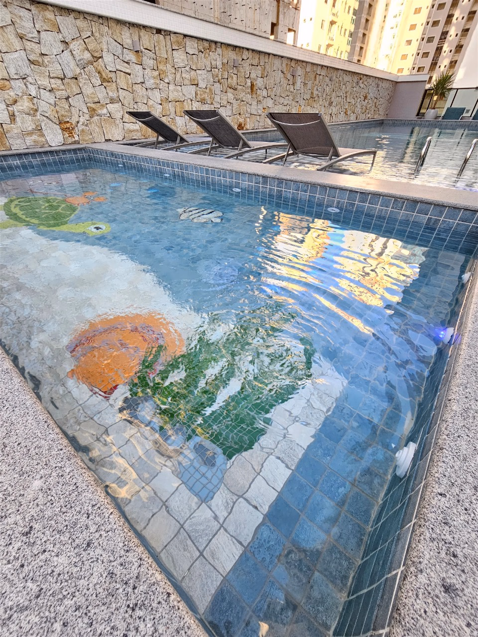 Residencial Brooklyn Tower - Rua 236, Bairro Meia Praia, Itapema - SC (53)