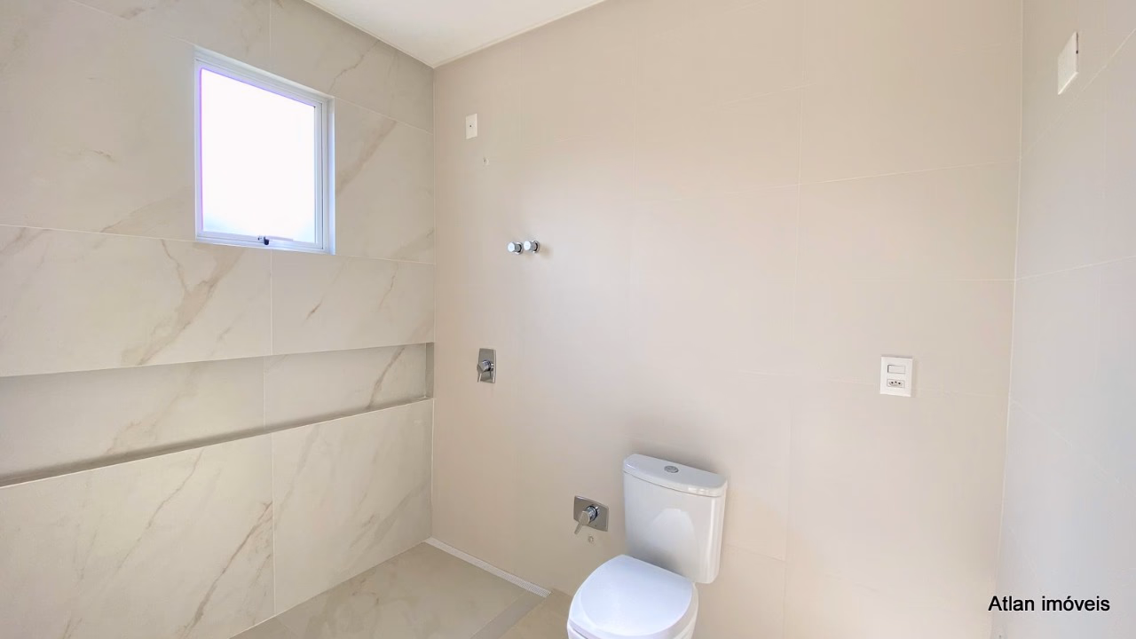 Apartamento 3 suítes em Meia Praia — Meia Praia, Itapema