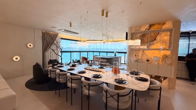 Apartamento 4 suítes em Meia Praia — Meia Praia, Itapema