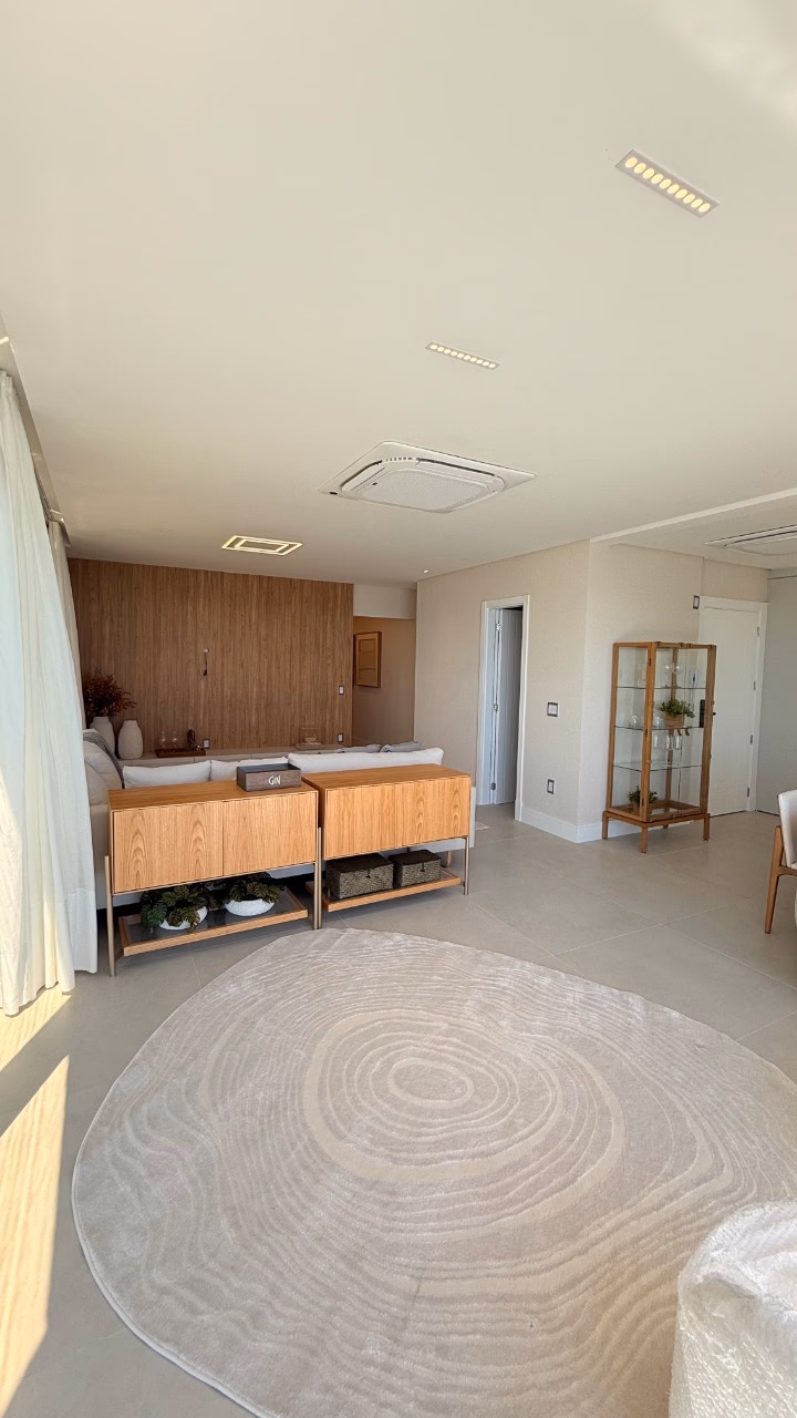 Apartamento 3 suítes em Meia Praia — Meia Praia, Itapema