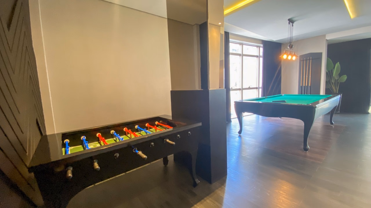 Apartamento a venda na quadra mar a venda em Meia Praia (71)