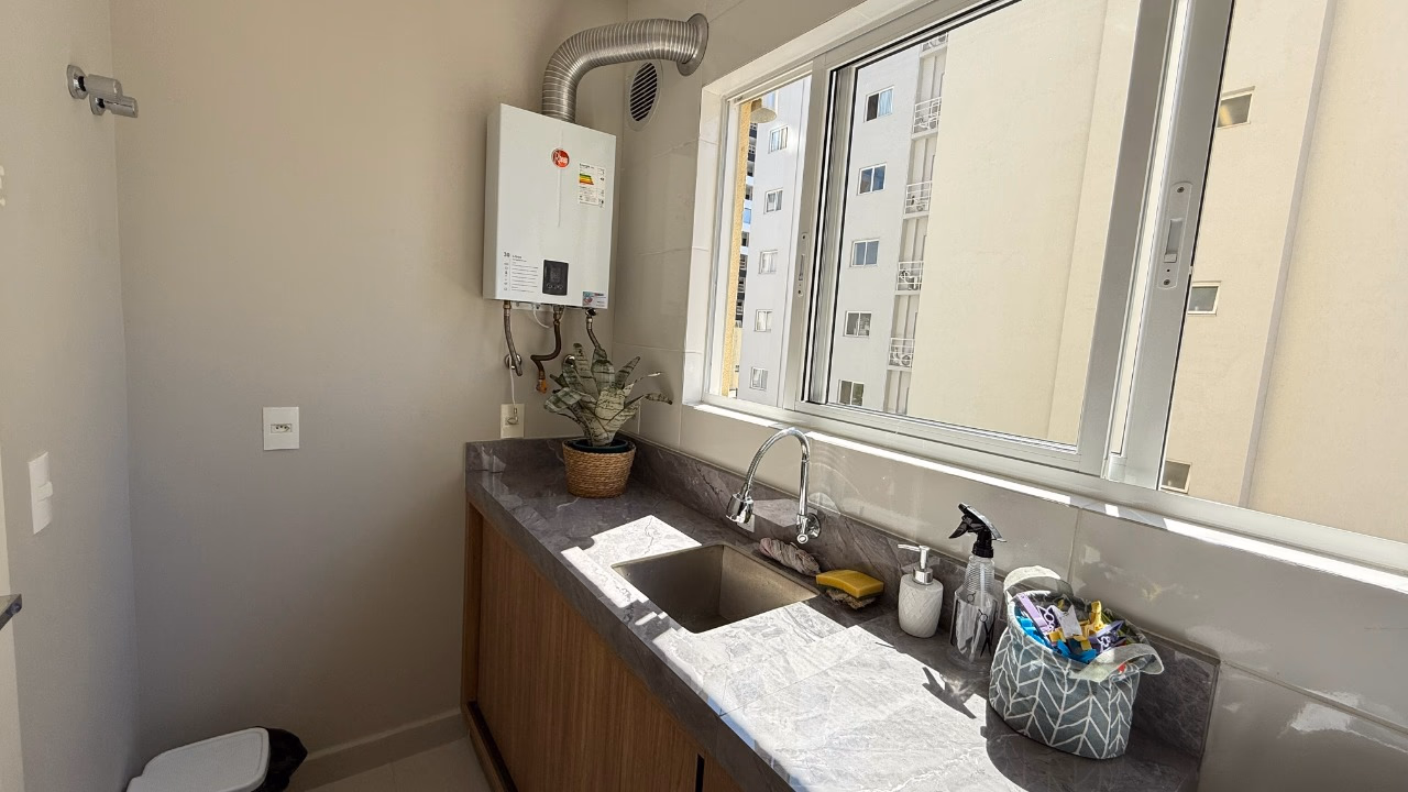 Apartamento 3 suítes em Meia Praia — Meia Praia, Itapema