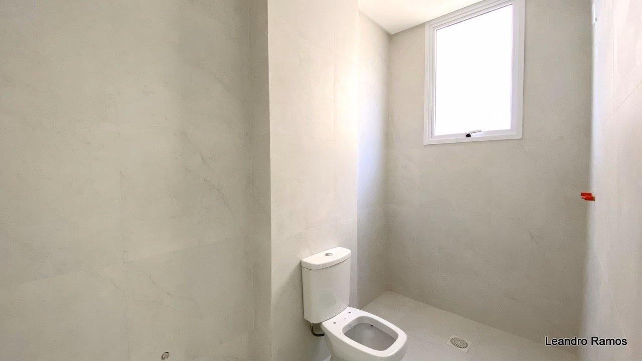 Apartamento 4 suítes em Meia Praia — Meia Praia, Itapema