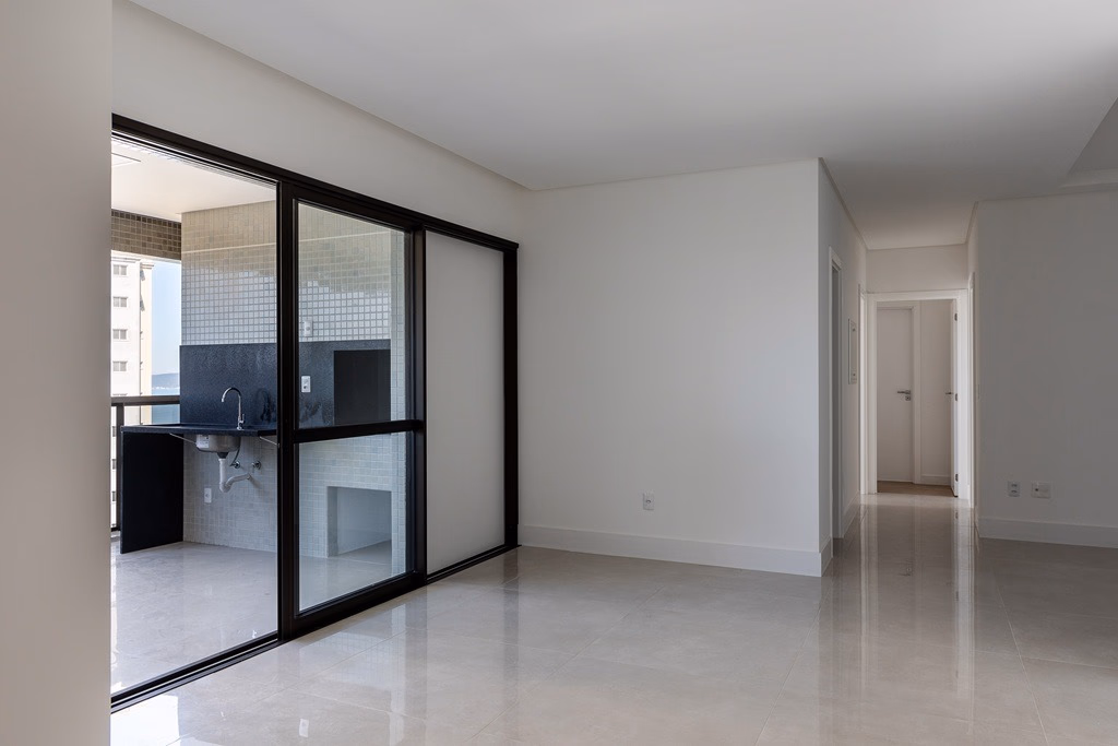 Apartamento 3 suítes em Meia Praia — Meia Praia, Itapema