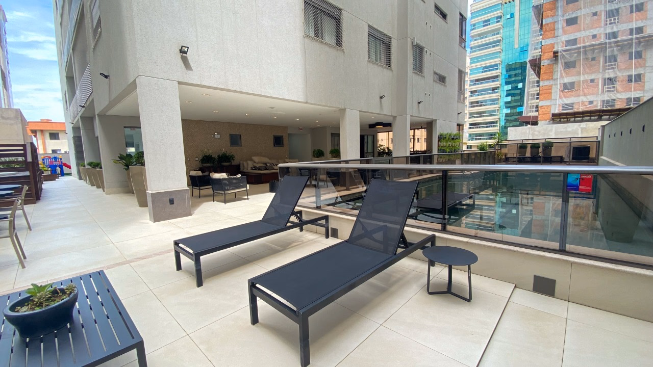 Apartamento a venda na quadra mar a venda em Meia Praia (50)