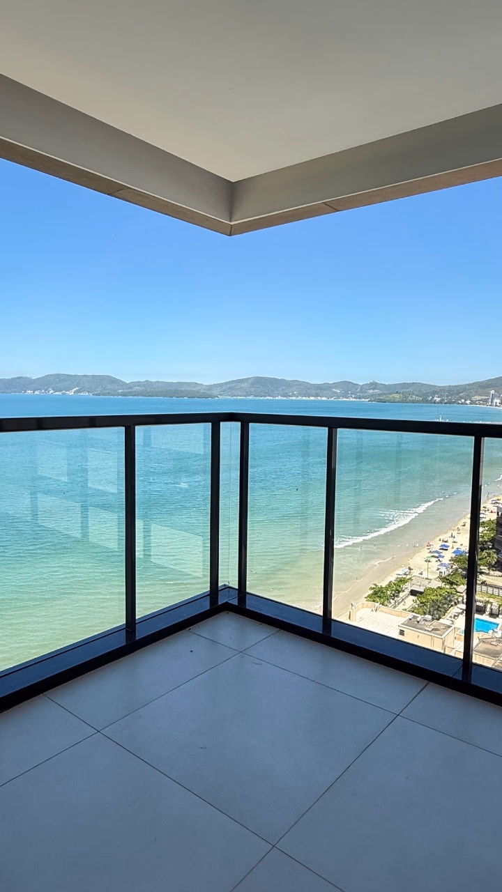 Apartamento 4 suítes em Meia Praia — Meia Praia, Itapema
