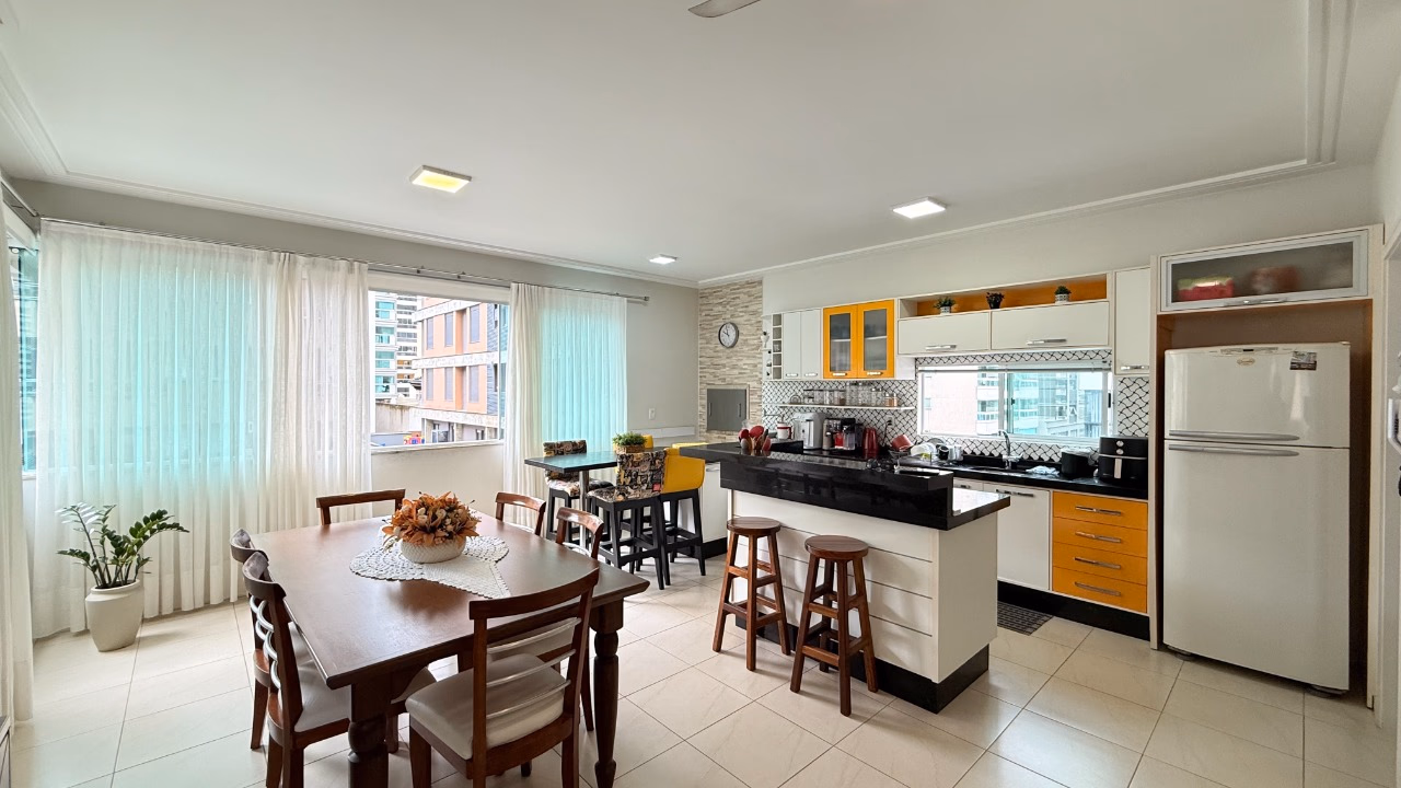 Apartamento 3 quartos em Meia Praia — Meia Praia, Itapema