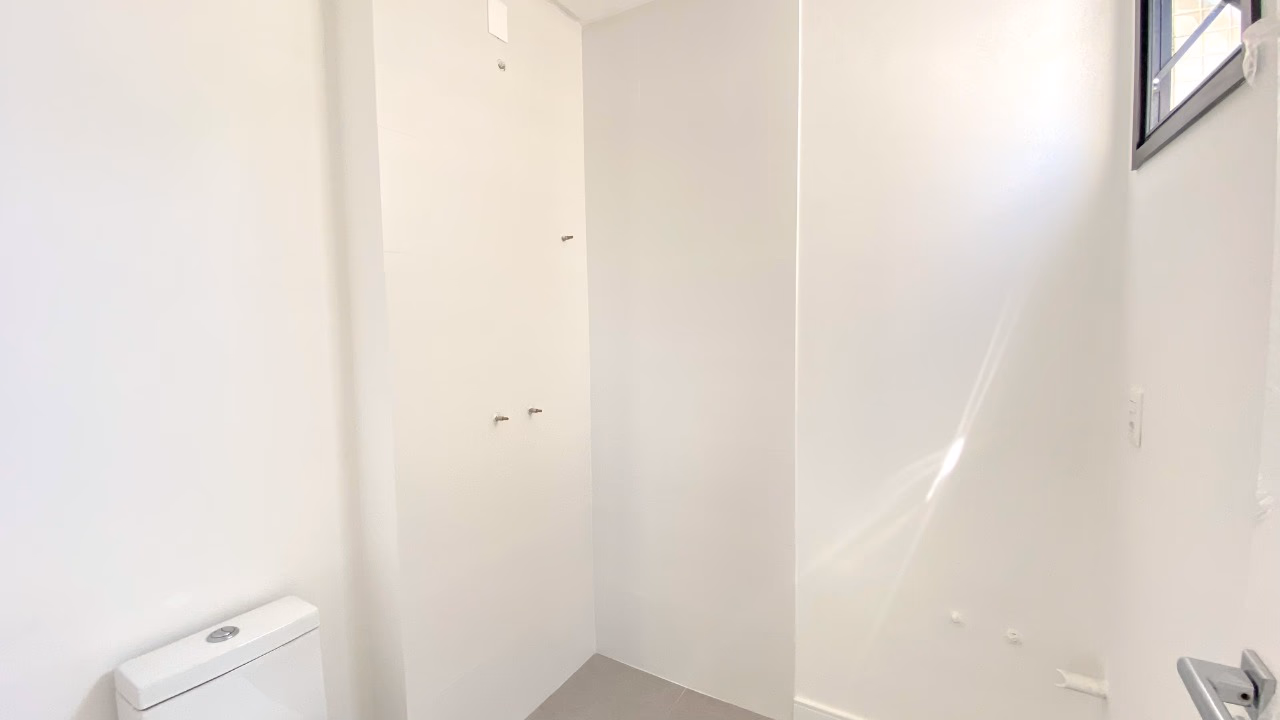 Apartamento 3 suítes em Meia Praia — Meia Praia, Itapema