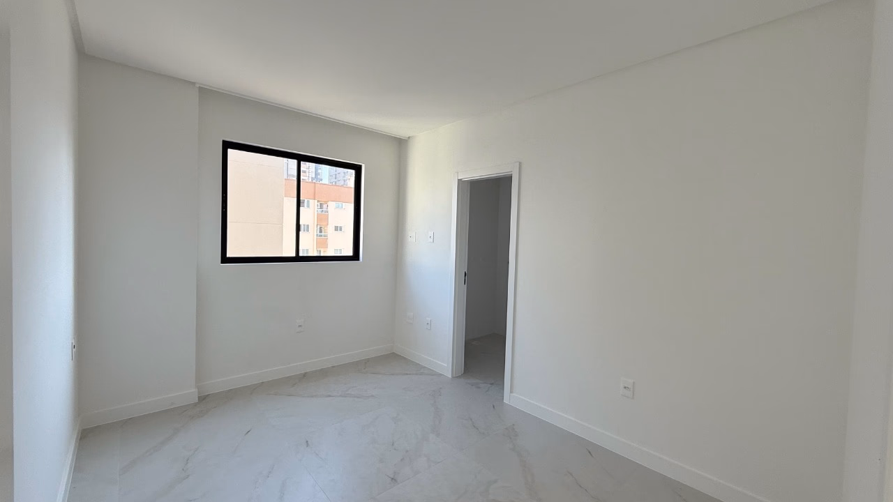 Apartamento 3 suítes em Meia Praia — Meia Praia, Itapema