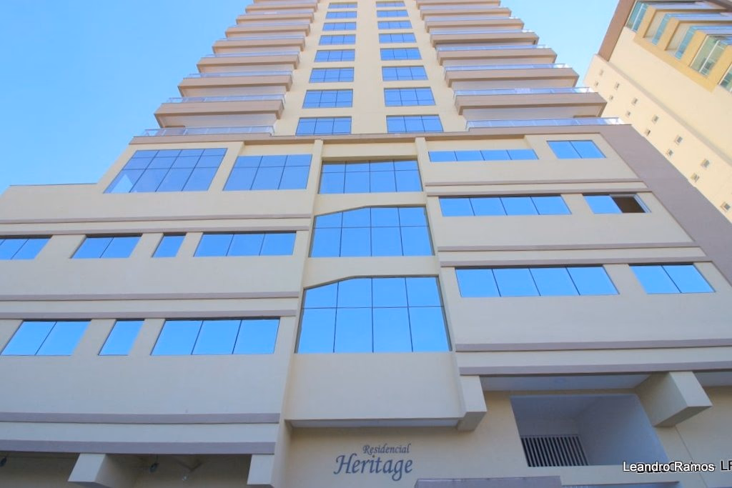 Heritage Residence em Meia Praia — Meia Praia
