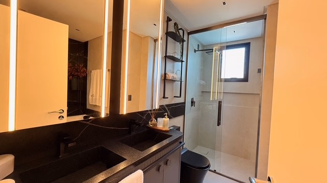 Apartamento 4 suítes em Meia Praia — Meia Praia, Itapema