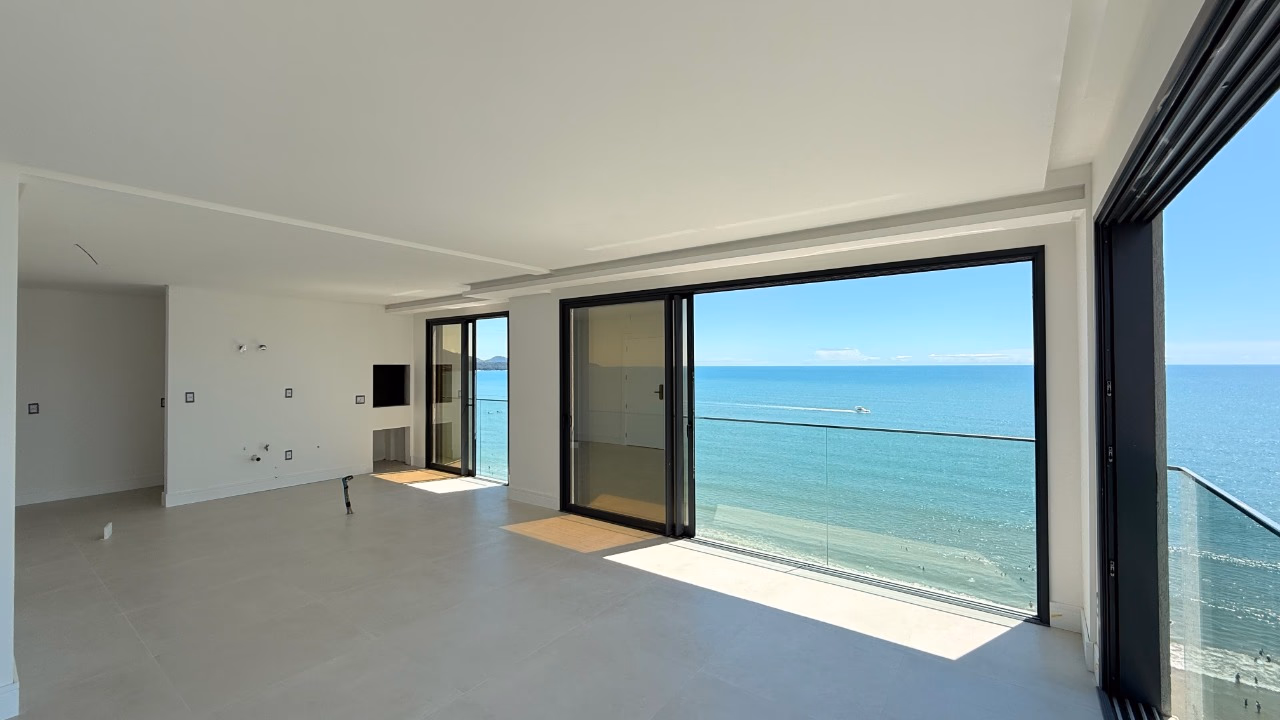 Apartamento 3 suítes em Meia Praia — Meia Praia, Itapema