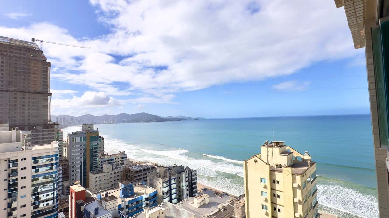 Apartamento 4 suítes em Meia Praia — Meia Praia, Itapema