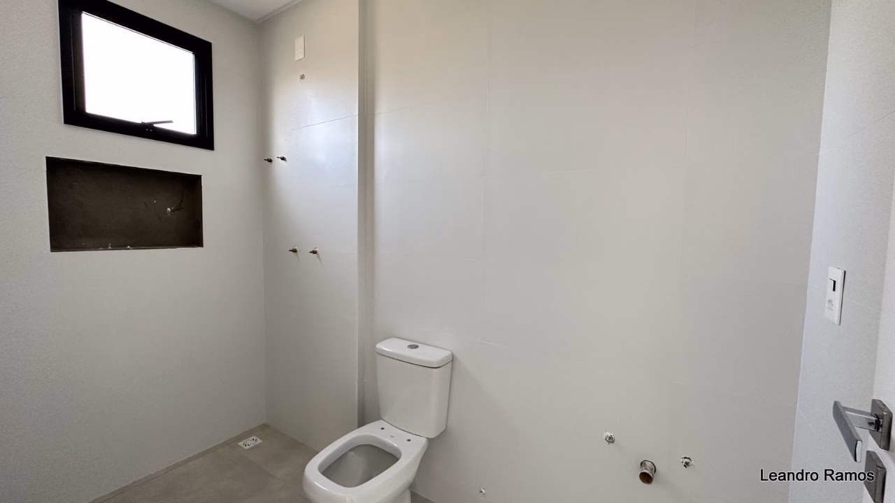 Apartamento 2 suítes em Meia Praia — Meia Praia, Itapema