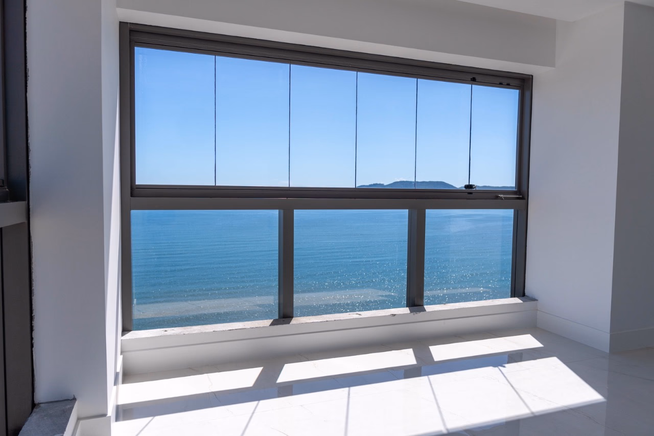 Apartamento 4 suítes em Meia Praia — Meia Praia, Itapema