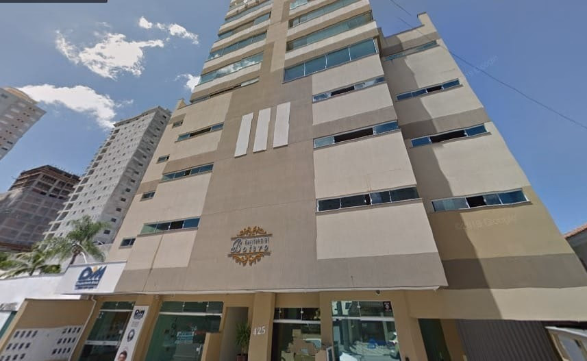Botero Residencial — Meia Praia