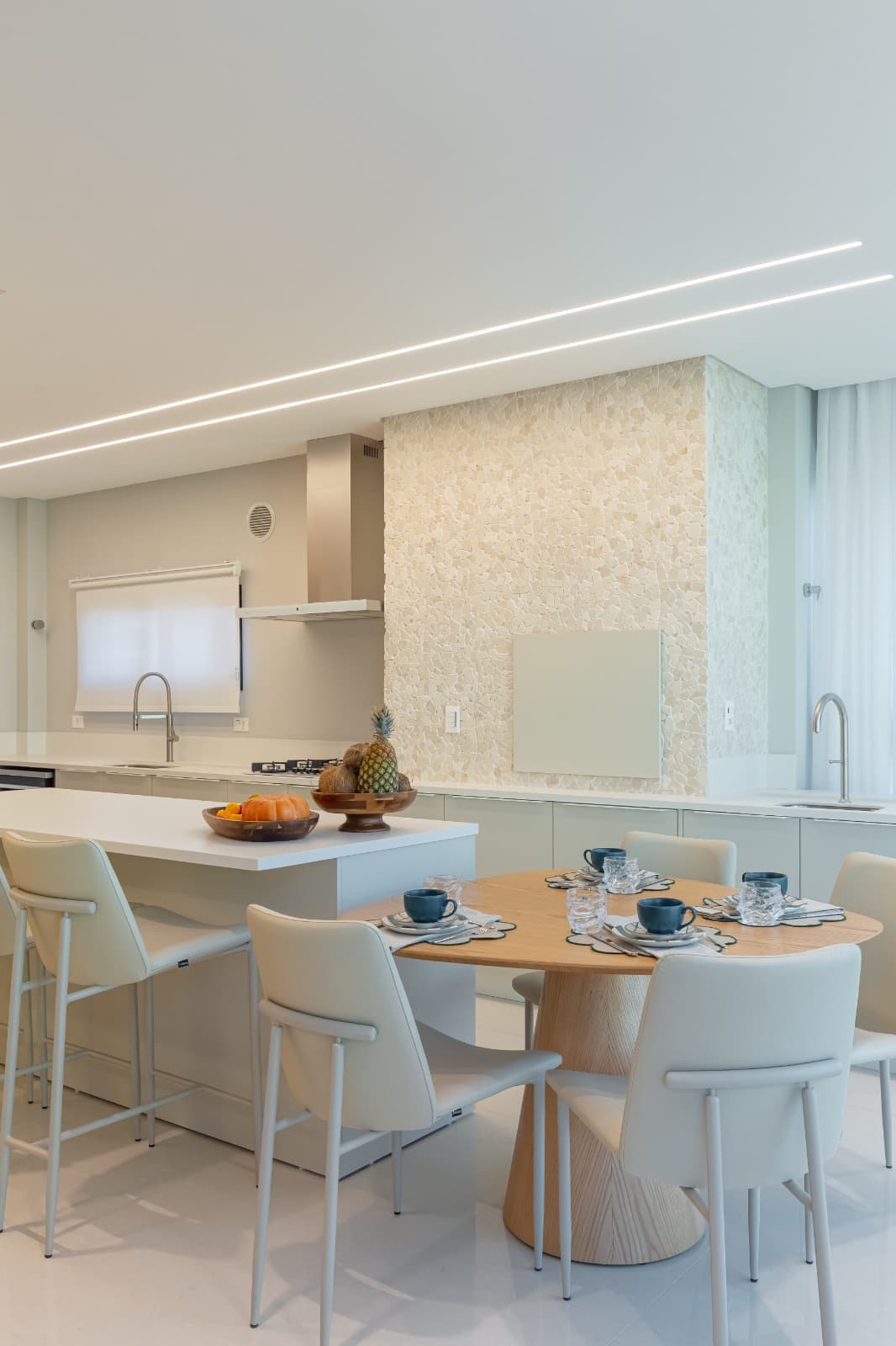 Apartamento 4 suítes em Meia Praia — Meia Praia, Itapema