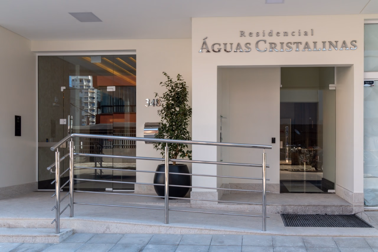 Apartamento 4 suítes em Meia Praia — Meia Praia, Itapema